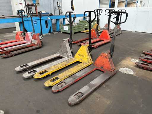   Hand Pallet Truck Lot