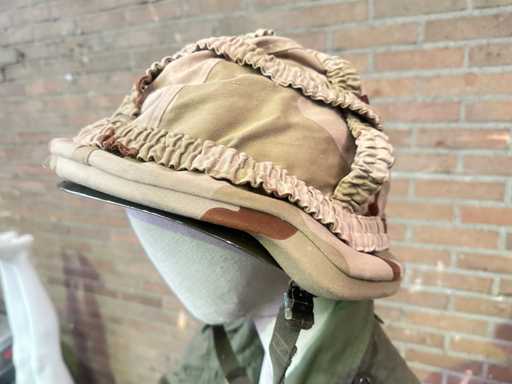 Gruppe von Helmabdeckungen