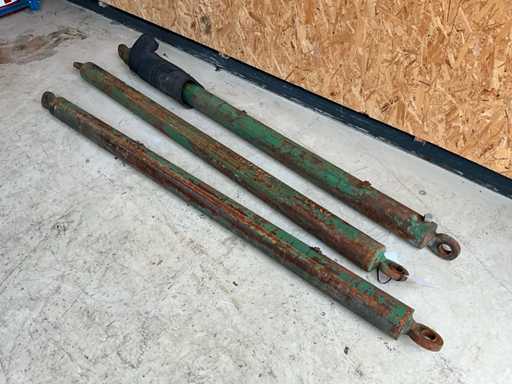Hydraulic cylinder (3x)