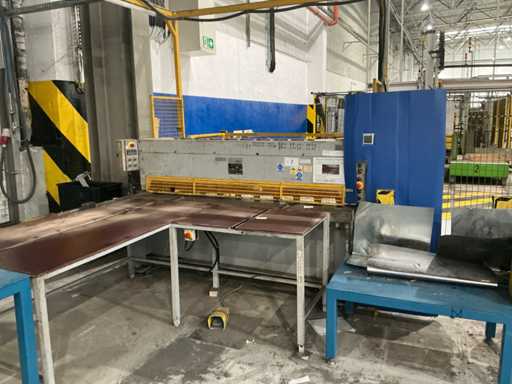 IGNIS 2050.3 Macchina per il taglio della lamiera