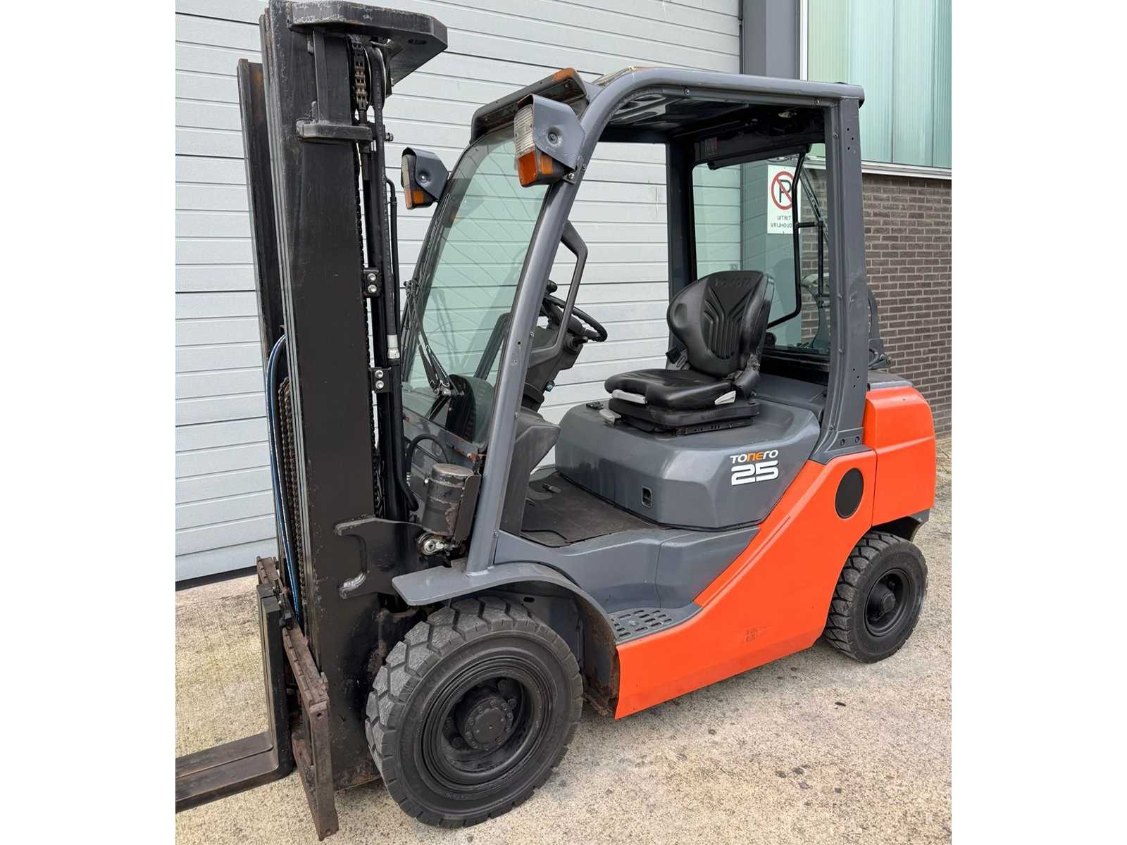 Toyota – 2017 – 02-8-FGF-25 – 4.7M Triplex – Forklift