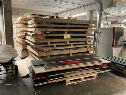 Duża partia materiału blachy drewnianej