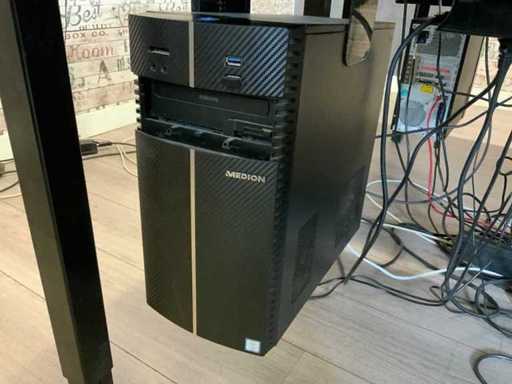 Medion Intel Core i7 7. generacji Desktop z 2 x 24" monitorami Samsung i obsługą dwóch monitorów