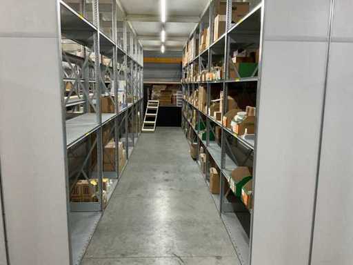 Lotto di prodotti per unghie