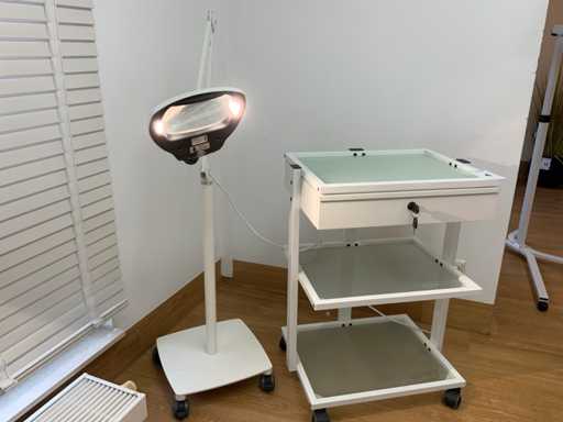 Silver fox, Luxo Werktafel en loeplamp