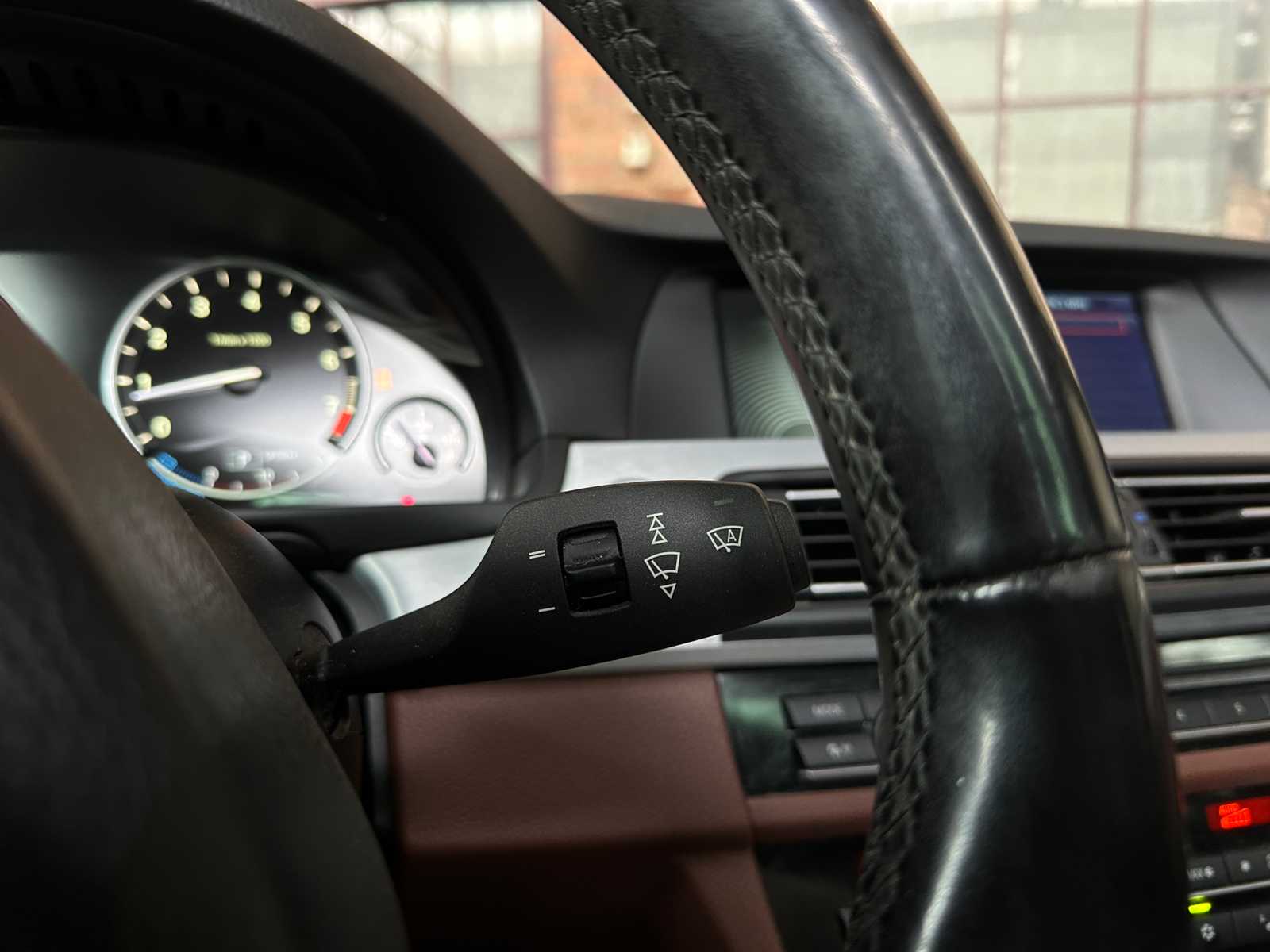 BMW 550i 4.4 V8 High Executive M-Sport F11 408pk 2011 5-serie Touring, HP-259-J