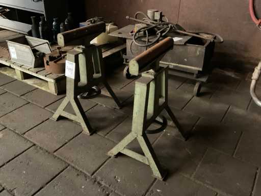 Support à roulettes (2x)