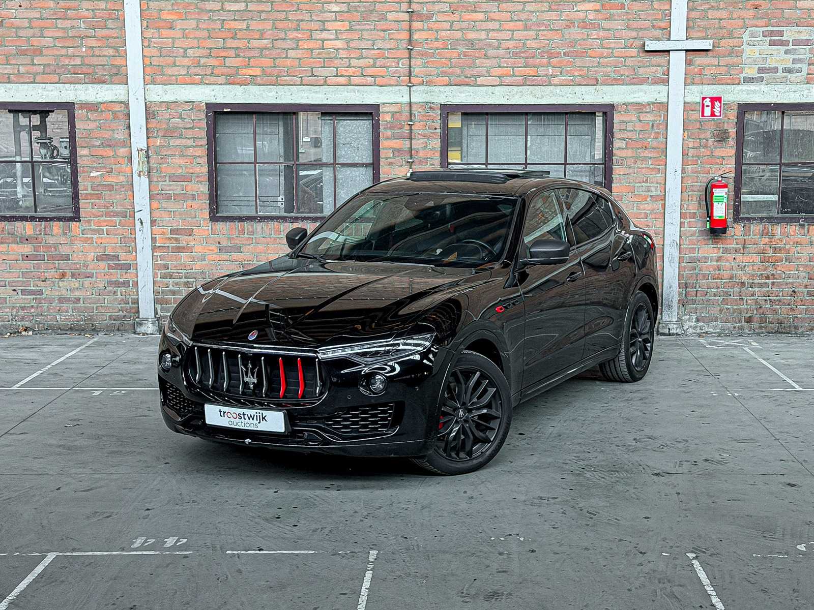 Maserati Levante 3.0 V6 AWD GranLusso 349pk 2019, T-075-PR