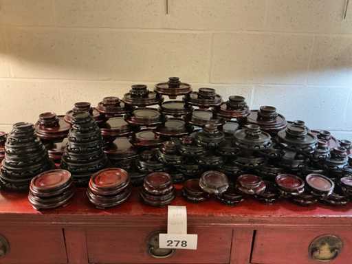 Partij houten sokkels in diverse maten en uitvoeringen...