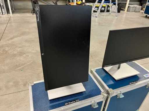 HP - E22 G4 - Regie-Monitor / PC-Monitor in Cases (2x)