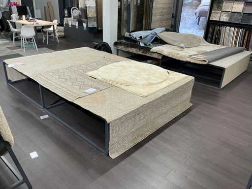 Präsentationsmöbel (2x)