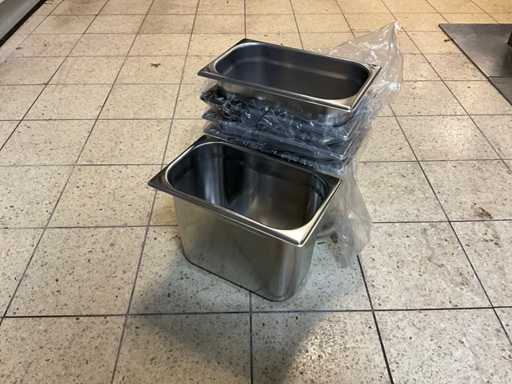 Hubert 1/4 GN containers (5x)