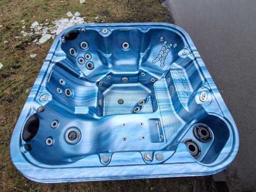 Pacific 5 person Jacuzzi and outdoor spa