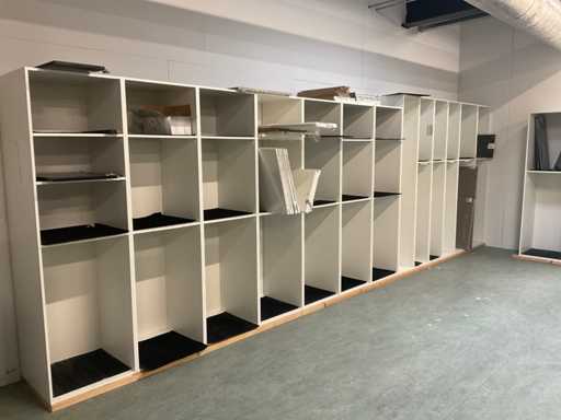 Kvik – Schrankwand 780x56x224 cm