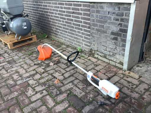 Cutter Stihl Hle71k