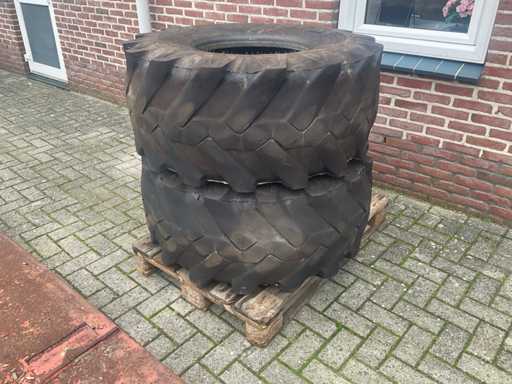Michelin 445/70r19,5 Reifen, Rad und Felge (2x)
