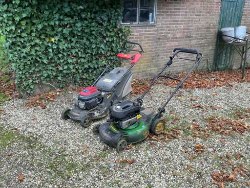 Tondeuse à gazon John Deere + Castelgarden JS63 et XA 55 MHS