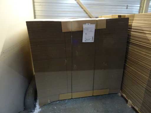 Cardboard box (270x)