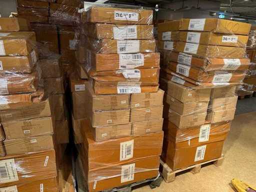 Décoration de fête, valeur de vente au détail 2 100 €