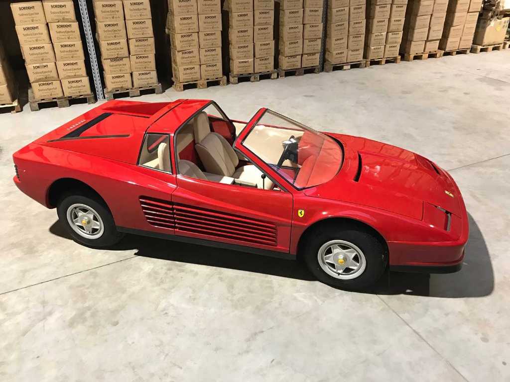 Fairground machines, pinball machines, jukeboxes and oldtimers