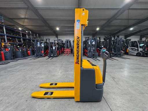 Service 2015 + UVV 04/2027 Jungheinrich EJC216 1 600 kg Camion à palette 310 cm Fourmis 5 127 heures