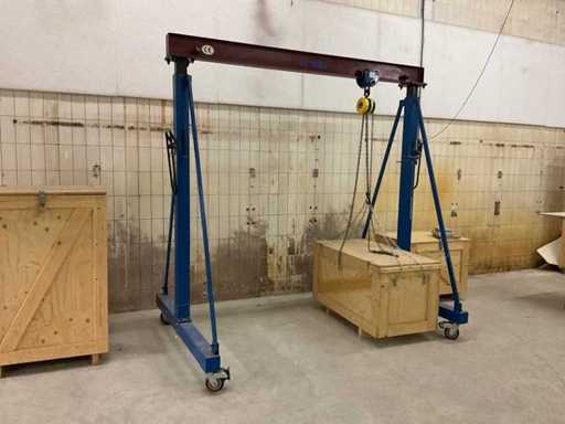 Macara portică mobilă Everlift MT2-3 - 1000 kg - completată cu cărucior și troliu
