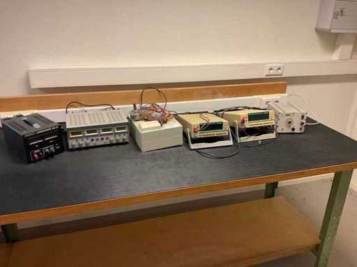 Różne urządzenia pomiarowe (6x)