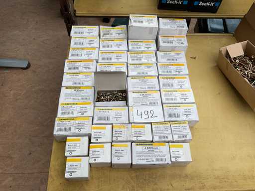 40 dozen houtschroeven