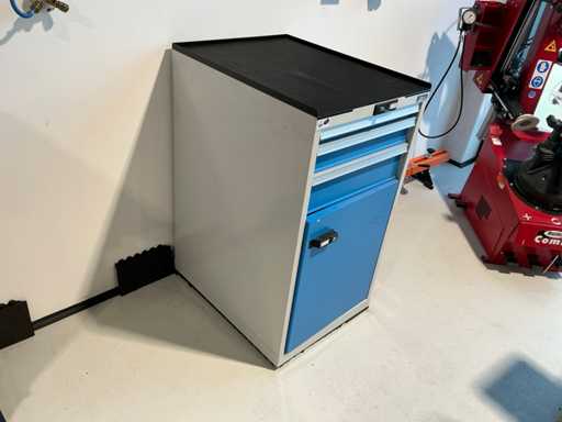 GARANT Metal Cabinet