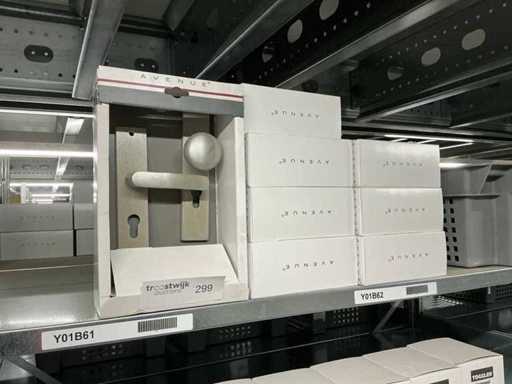 Door fittings/hinges/mailboxes