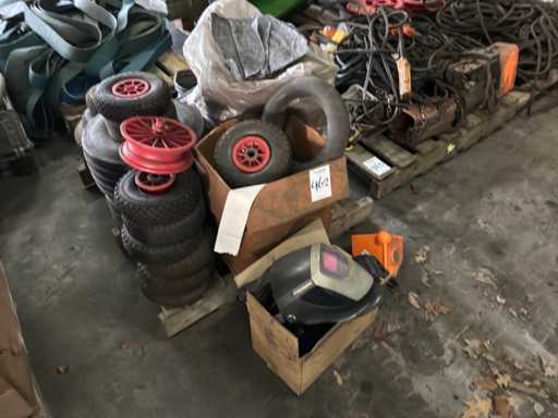 Partij diverse o.a. wielen