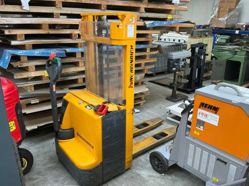 2008 Jungheinrich Stacker