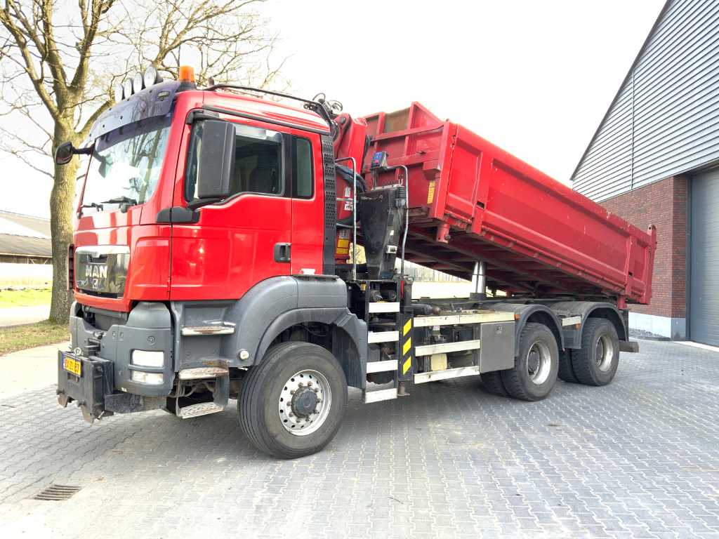 2011 MAN (6x6) TGS 26.440 Truck with loading crane