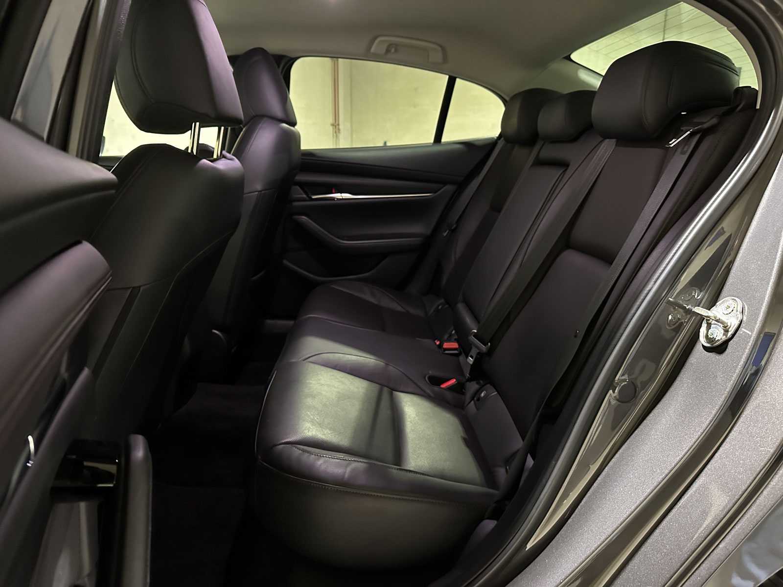 Mazda 3 2.0 e-SkyActiv-X M Hybrid 186 Luxury 186pk 2022 (Origineel-NL & 1 Eigenaar), R-001-LJ