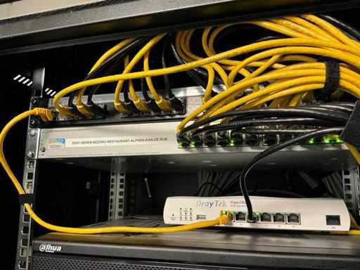 HPE Office Connect - J9983A - seria 1820 - comutator