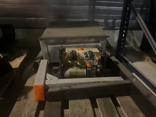 Battery charging box pump and bumper supports DHOLLANDIA