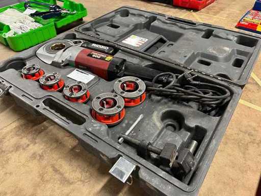 Ridgid - Model 600 - Maszyna do gwintowania z 5 głowicami tnącymi w obudowie