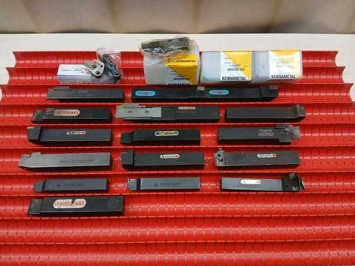 Misto: Kennametal, Utensile in carburo Mitsubishi, Ceradex, Sicura, Corno, Tungaloy (TAC), Comato - Portautensili per torneggio esterni, scanalature, porta-filettatura (tipo inserto indicizzabile) - Portautensili per tornio assortiti