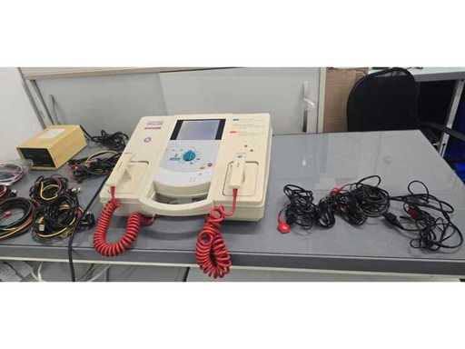 MARQUETTE Hellige - D-79111 Freiburg - Defibrillator