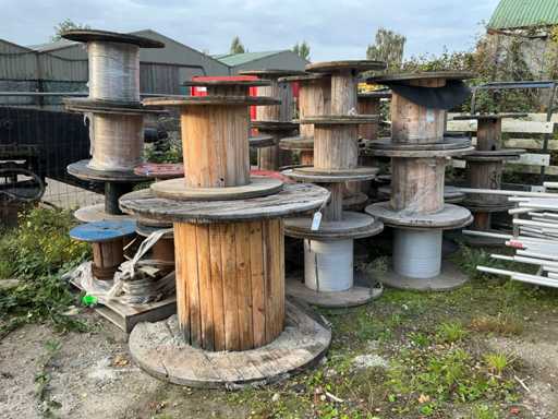 Wooden Cable Reel (40x)