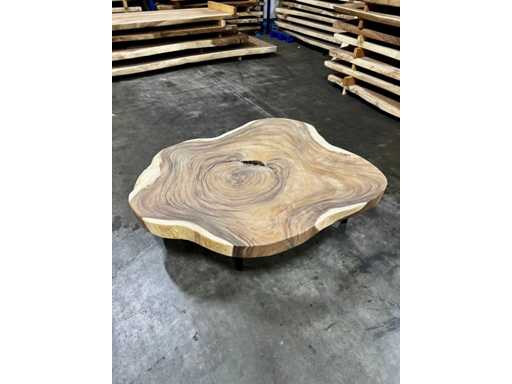 Table basse en tronc d’arbre Suar.