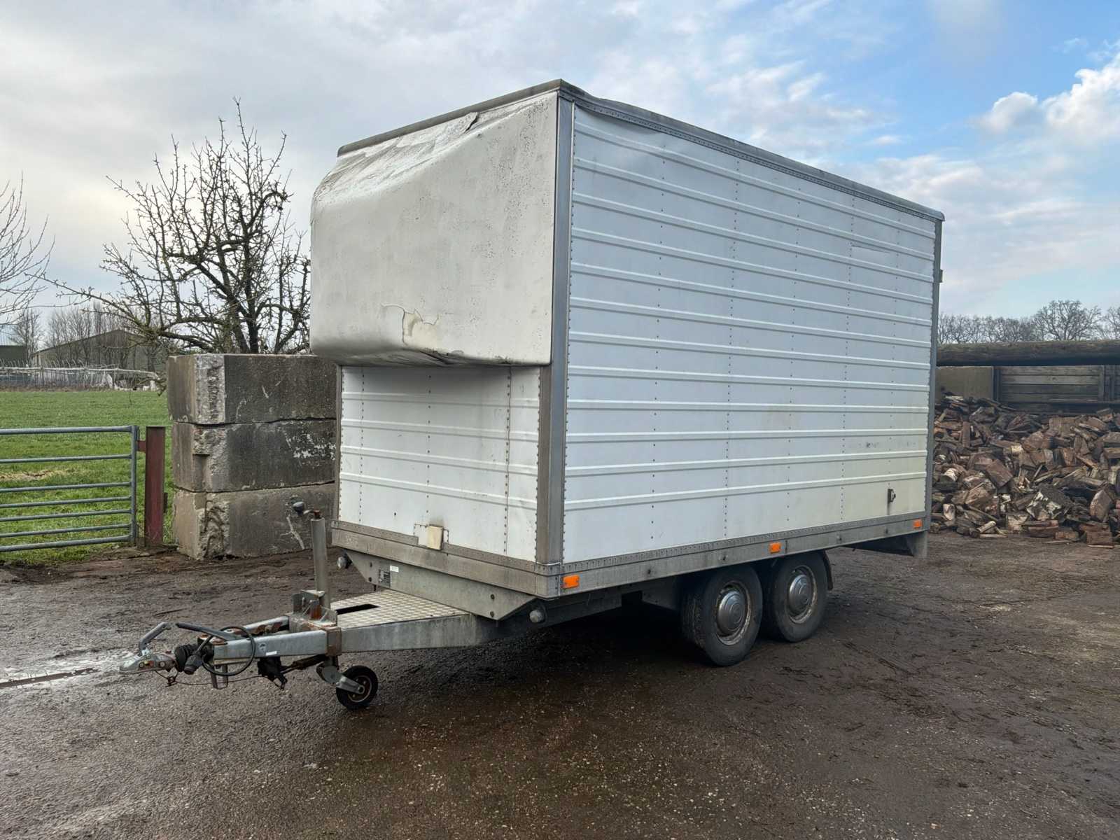 1990 Saris P2000 Trailer