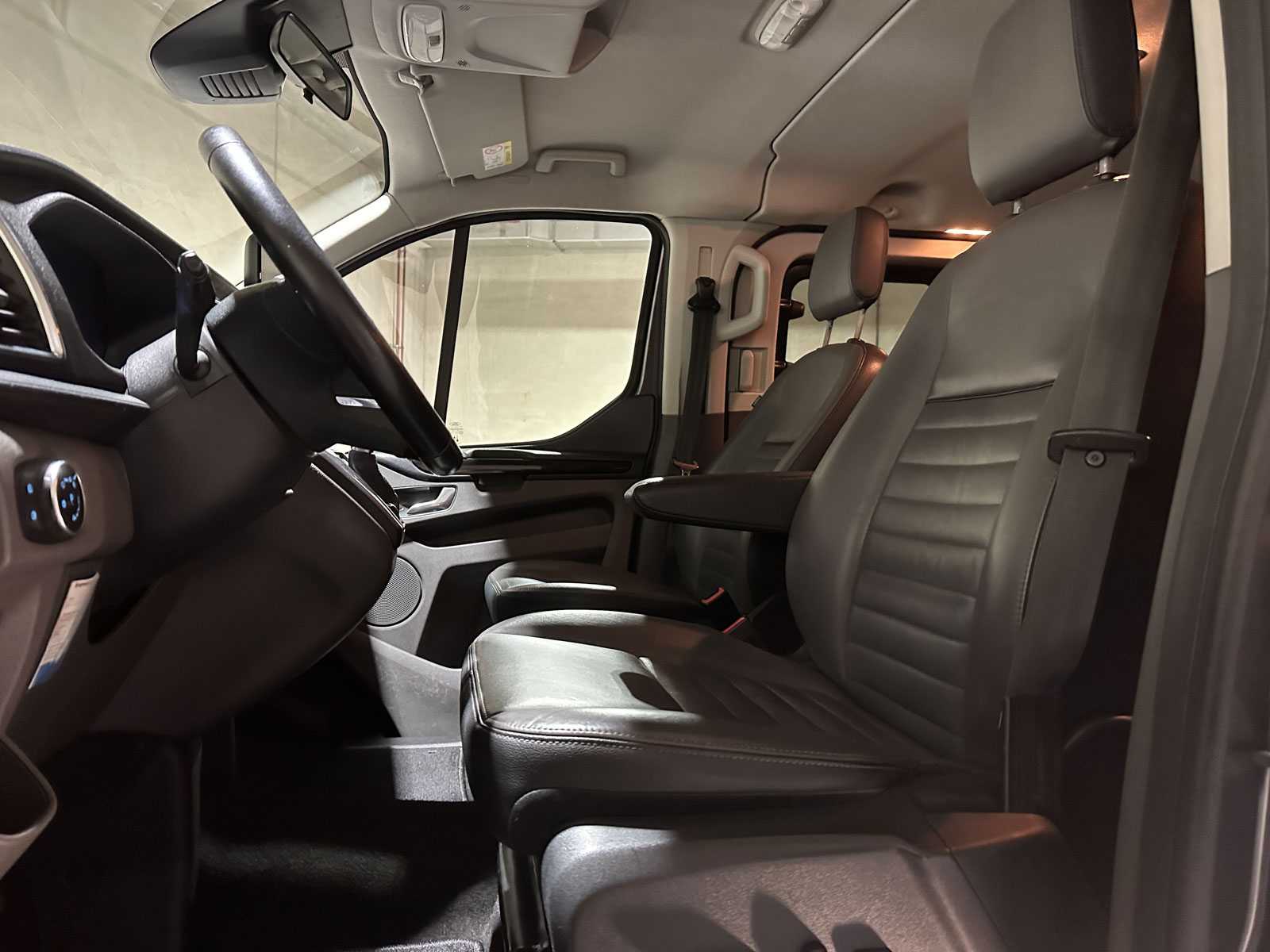 Ford Transit Custom 300 2.0 TDCI Dubbele Cabine Limited L2H1 168pk 2020 (Origineel-NL), VHD-70-G