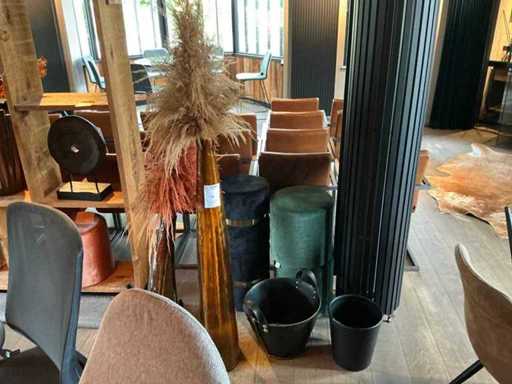 Diverse decorații ale petrecerii