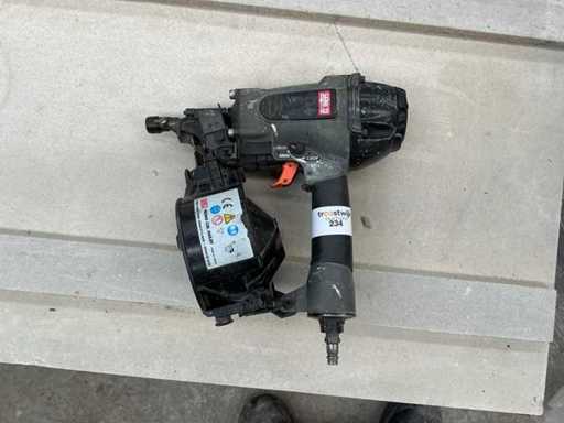 Pistolet à clous