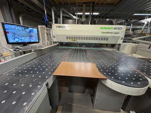 Scie à paquet SELCO WNAR 600 (2000)