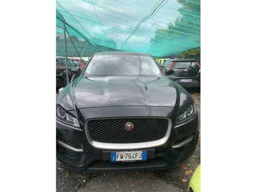 JAGUAR F-PACE (X761) 2.0 D 180 CV AWD AUT. R-SPORT Automobile