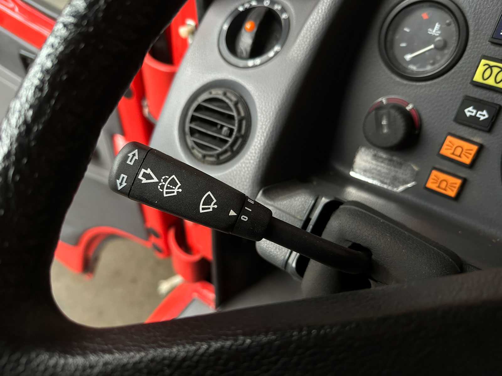 Mercedes-Benz -Brandweerwagen- 310D hoog G.V.W. Lang/Laag 95pk 1994, V-76-NGP