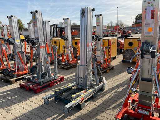 2017 Sumner Manufacturing 2124 Material Lift/Channel Lift