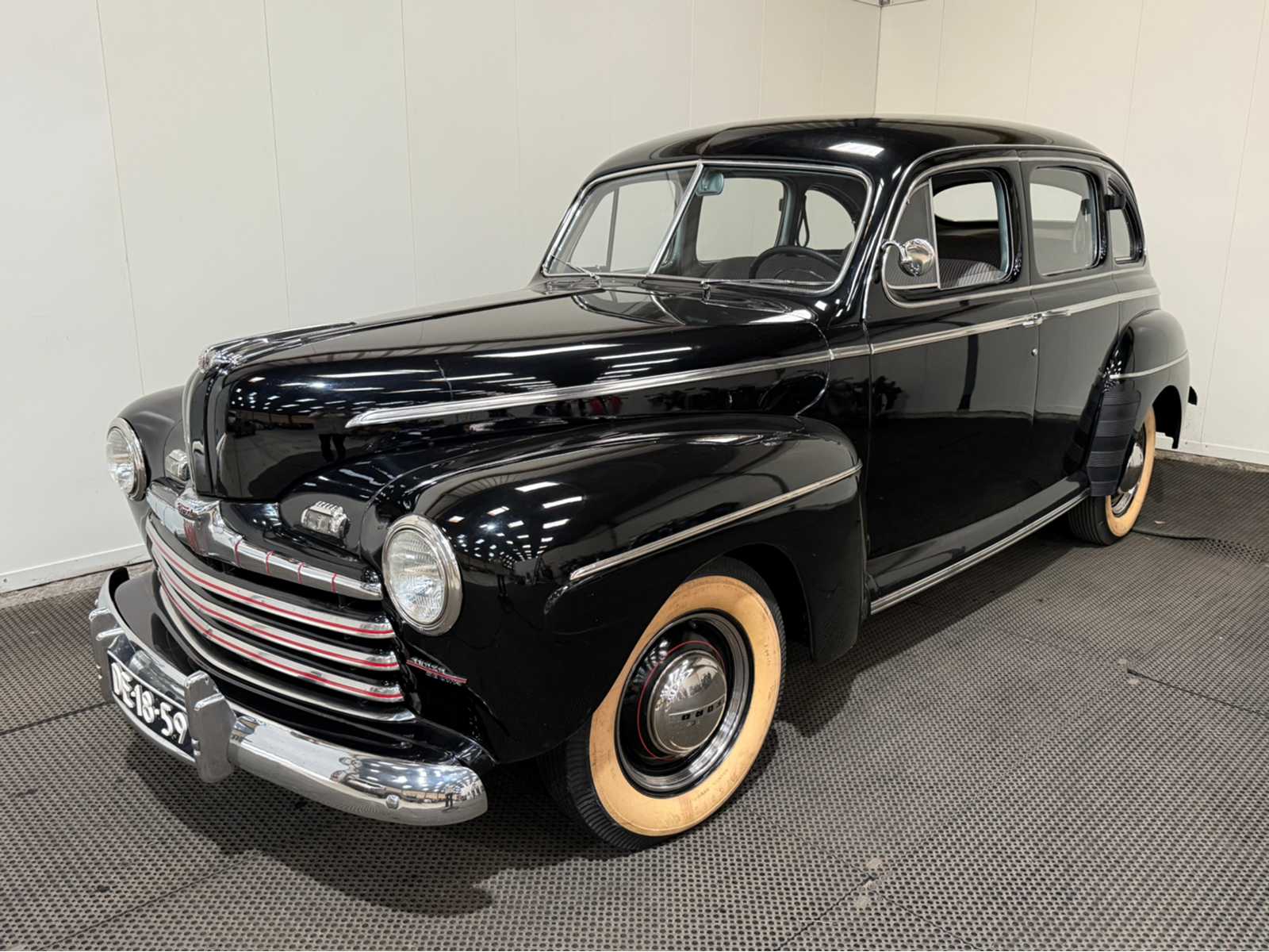 Ford – Fourdoor – V8 – Classic car – 1945
